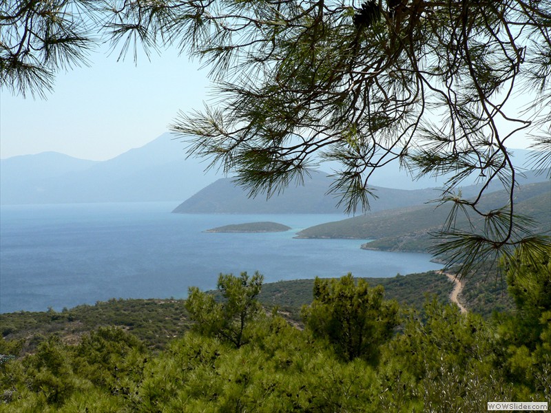 Aussicht auf das Städtchen Mourtia - östlich von Samos-Stadt