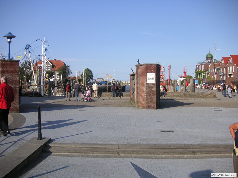 Der Eingang zum Hafen von Neuharlingersiel