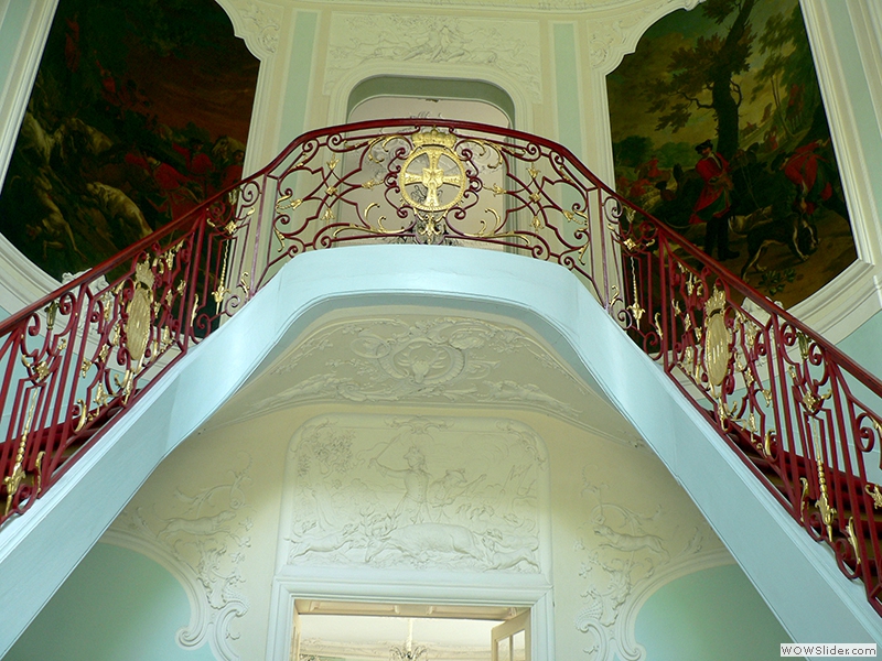 Die Treppe im Zentralpavillon