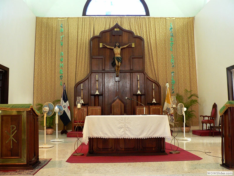 Der Altar der Kirche