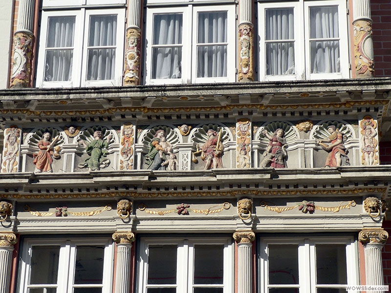 Leist-Haus mit wunderschönen Relieffries