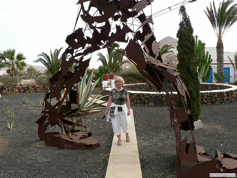 Die Skulpturen im Casa Mané vom Centro de Arte Canario mit Ilse