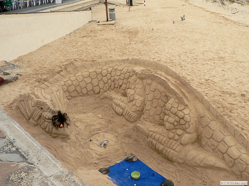 Hier ist schon eine Sandskulptur fertig