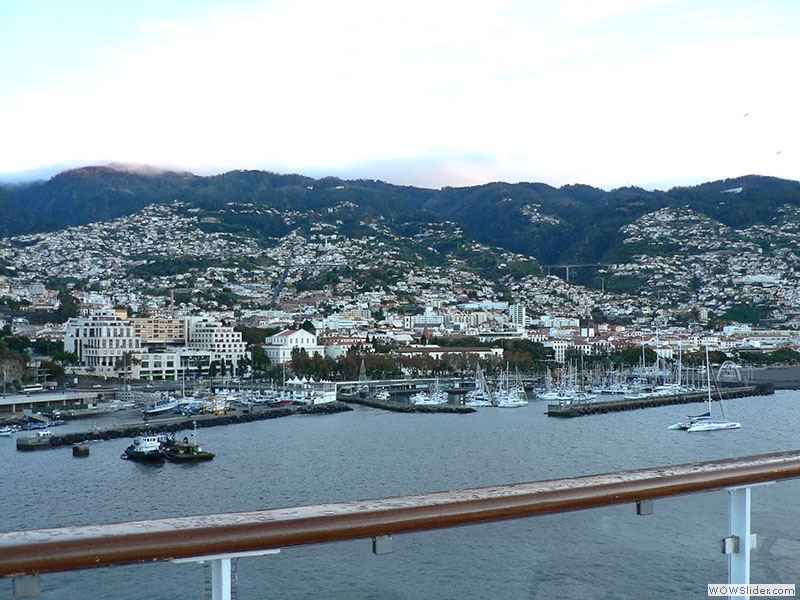 Erster Blick vom Schiff auf Funchal