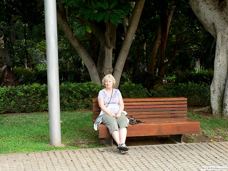 Eine kleine Ruhepause auf einer der vielen Bänke im Park