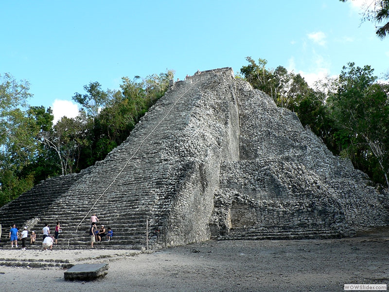 Die große Pyramide in Cobá