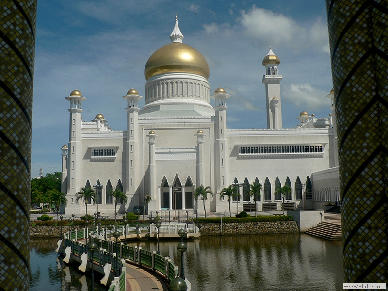 Die Omar-Ali-Saiffudin-Moschee