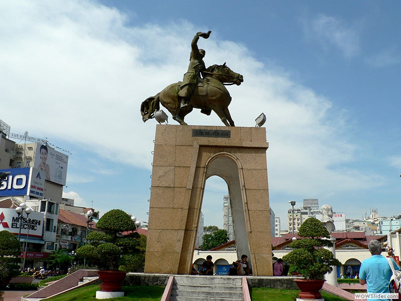 Tran Nguyen Denkmal auf dem Platz vor dem Ben Thanh Markt