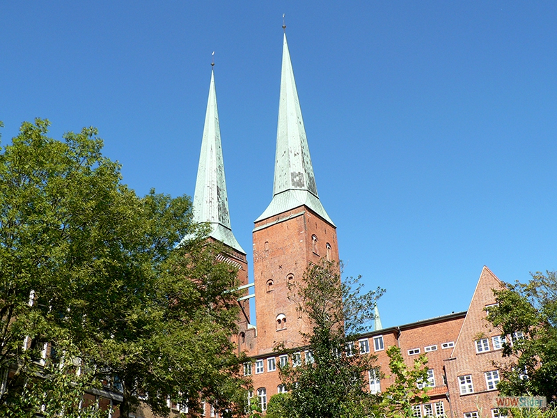 Der Lübecker Dom, jetzt mit zwei Türmen