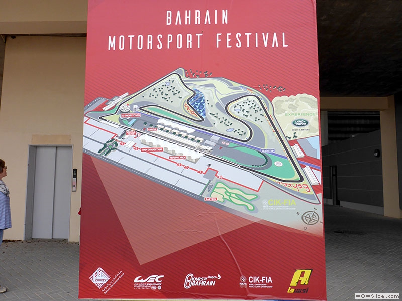 Am Bahrain International Circuit - die Formel-1-Rennstrecke