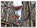 Stadtrundgang durch Rouen
Hier ist die Straße mit Tüchern geschmückt