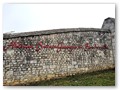 Abtei Saint-Georges-de-Boscherville
Der Schriftzug auf der Mauer