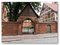 Stadtrundgang
Die bekannte Hofeinfahrt an der Heiligen-Geist-Kirche in der Fernsehserie SOKO Wismar