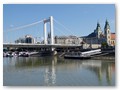 Anfahrt nach Budapest
Die Elisabethbrücke  mit der Innerstädtischen Pfarrkirche