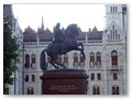 Stadtrundgang
Reiterstatue von Franz II. Rákóczi vor dem Parlamentsgebäude