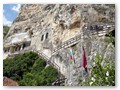 Felsenkloster Basarbovo
Da oben ist es, wir müssen die Treppen rauf