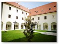 Weiterer Spaziergang
Der Innenhof mit dem Franziskanerkloster